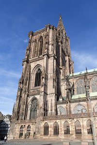 das Straßburger Münster mit seinen ungleichen Türmen