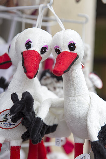 Störche als Souvenir ans Elsass