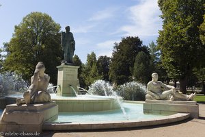 Bruat-Brunnen beim Place du Champs de Mars