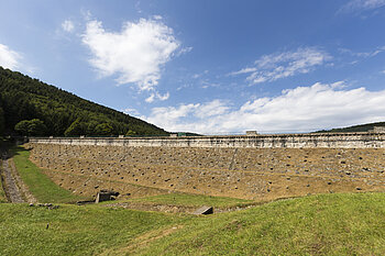 Staumauer des Lauchsees