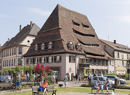 Historisches Salzhaus in Wissembourg mit typischer Fachwerkfassade