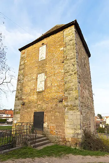 Pulverturm an der Stadtmauer von Weißenburg