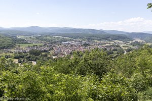 Aussicht über das untere Bruchetal mit dem Ort Mutzig