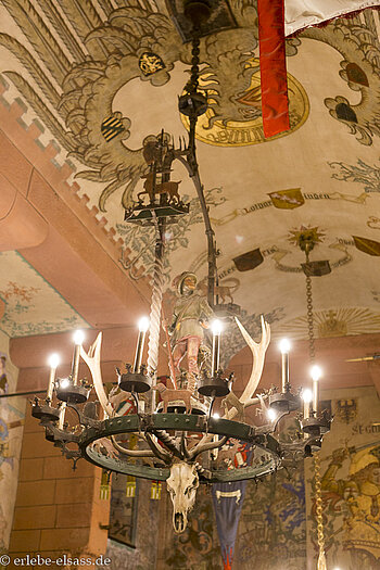 Kaisersaal mit Fresken und Reichsadler in der Hohkönigsburg