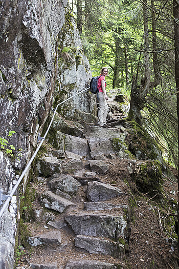 Annette auf dem Sentier des Roches