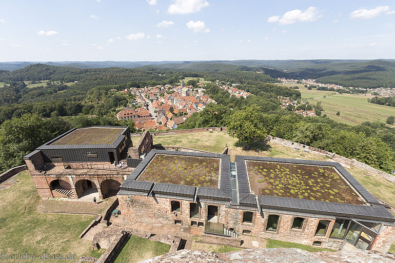 Blick vom Bergfried über die Lichtenberg
