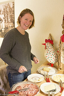 Anne beim Frühstück im Hotel Belle Vue bei Vœgtlinshoffen
