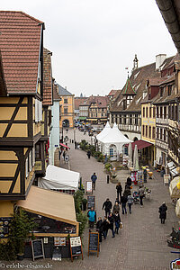 Blick in die Fußgängerzone von Obernai