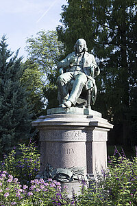 Denkmal des Wissenschaftlers Gustave Adolphe Hirn