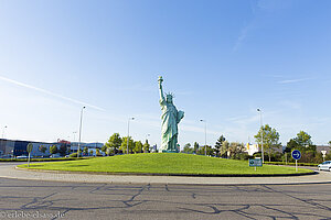 Freiheitsstatue beim Flughafen von Colmar