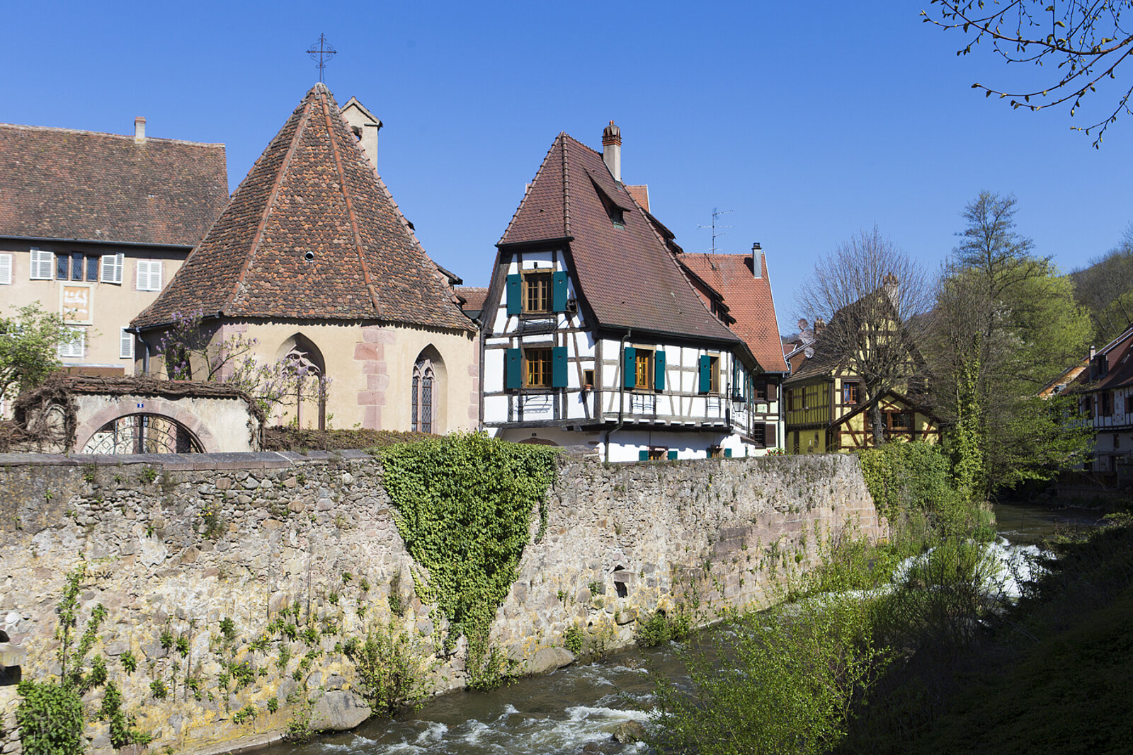 Fachwerkhaus am Fluss Weiss in Kaysersberg