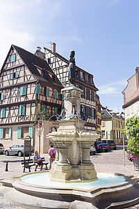 beim Roesselmann-Brunnen bei Klein-Venedig in Colmar