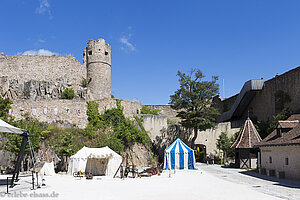 Innenhof der Hohlandsbourg mit der Oberburg